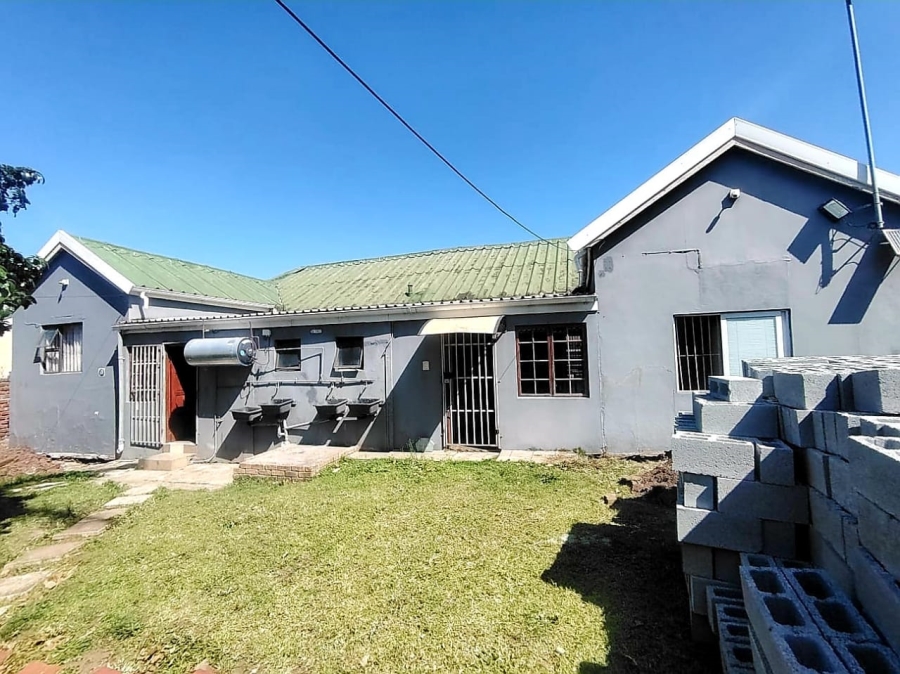 10 Bedroom Property for Sale in Quigney Eastern Cape